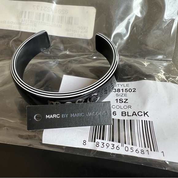 🖤New🖤MARC by MARC JACOBS Slip On Bangle - Picture 5 of 6